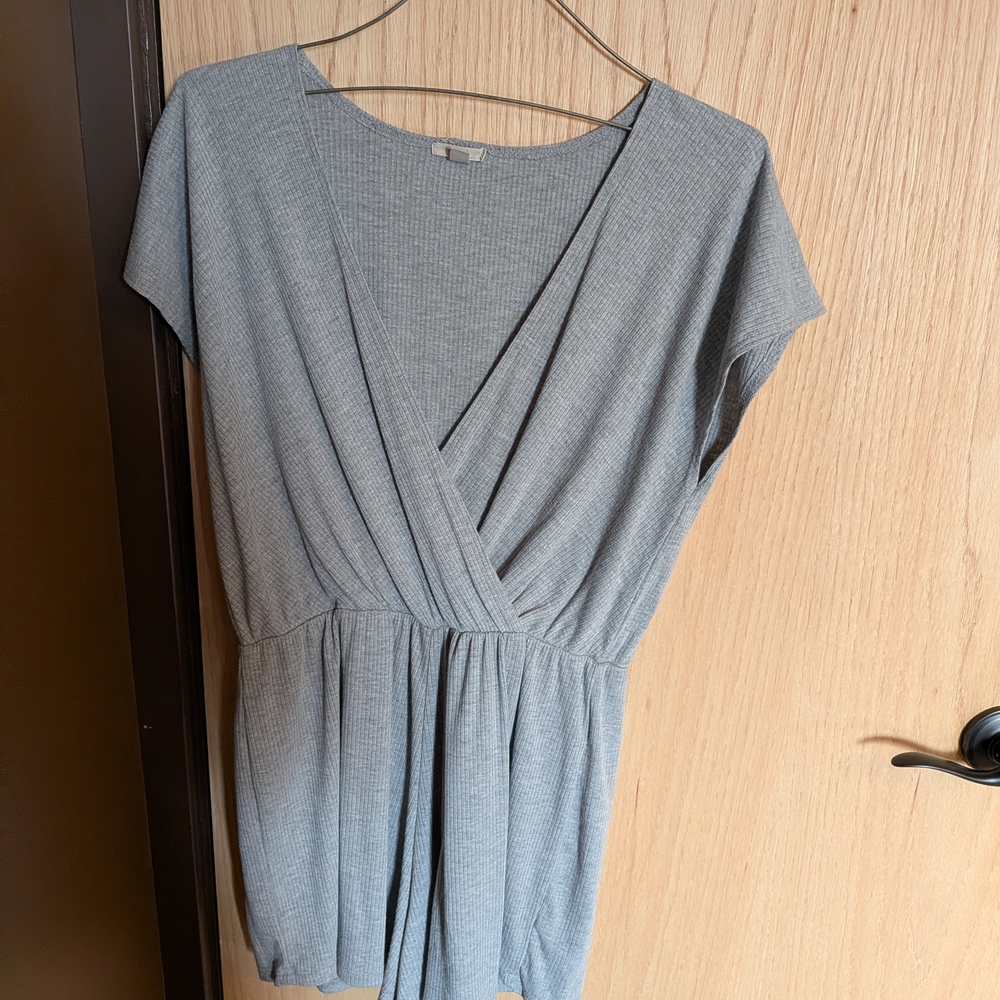 Urban Outfitters Heather Gray Ribbed Top